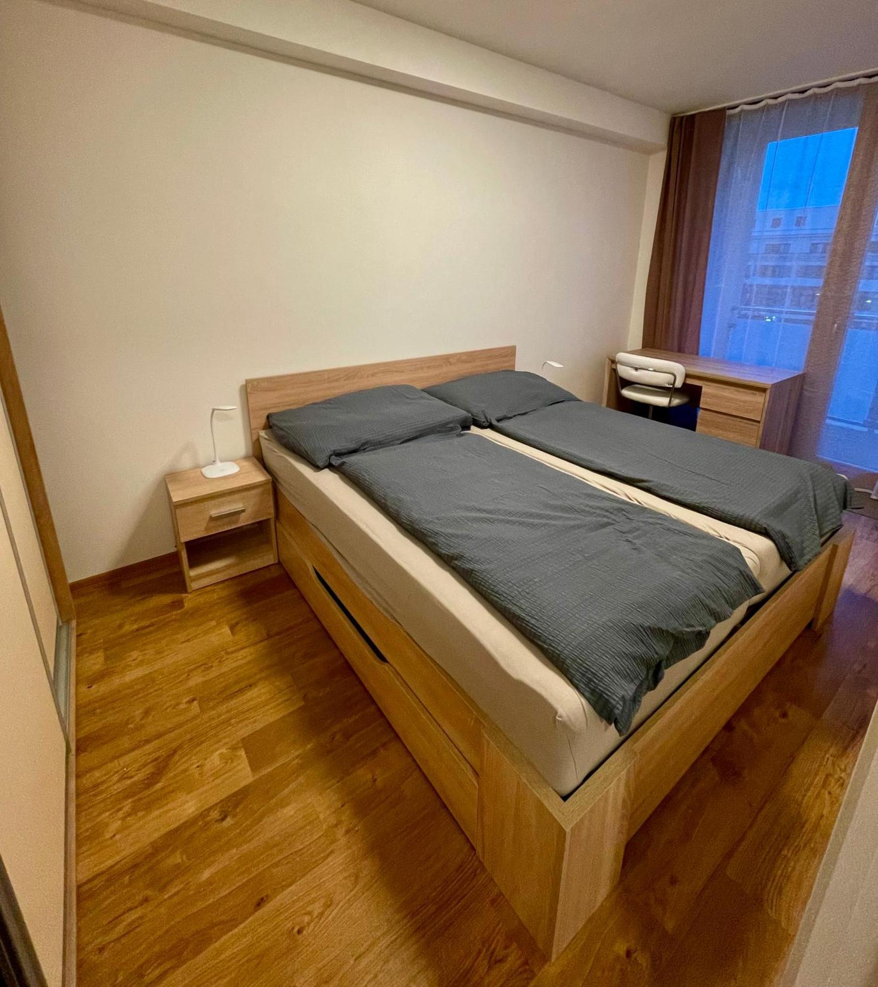 Apartman Astra Sezimovo Usti Exterior foto